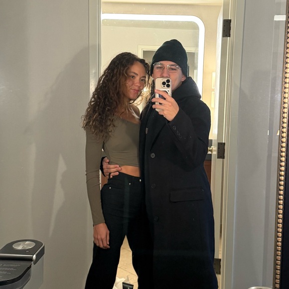 Meet your Posher, Ria - Picture 1 of 1